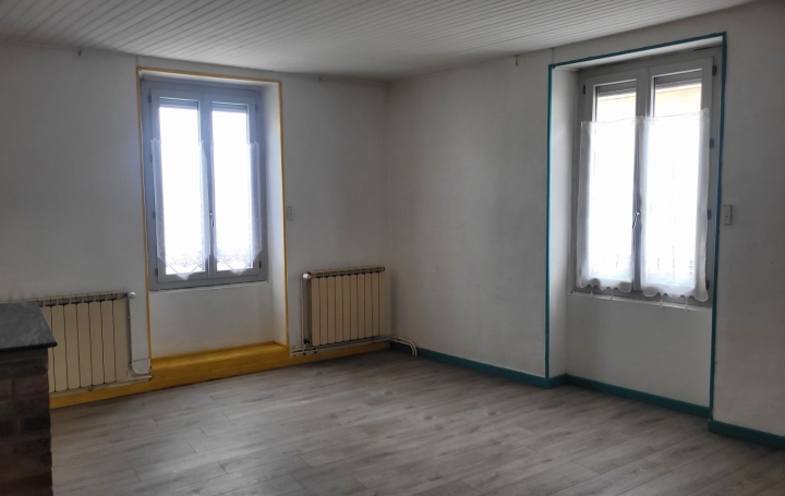 Immeuble BOUSSAC (23600)  142 m2 140 000 € 