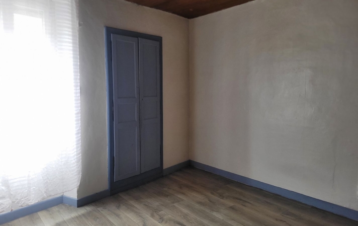 Immeuble BOUSSAC (23600)  142 m2 140 000 € 