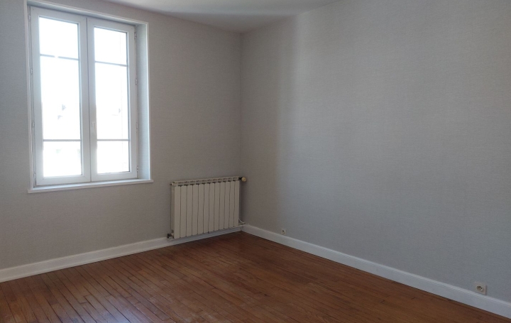 Maison de ville BOUSSAC (23600)  104 m2 135 000 € 