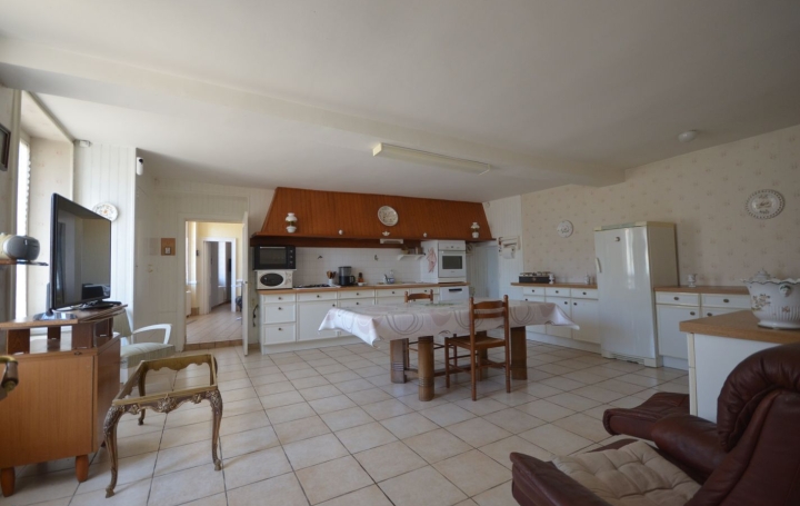 Maison SOUMANS (23600)  278 m2 183 000 € 