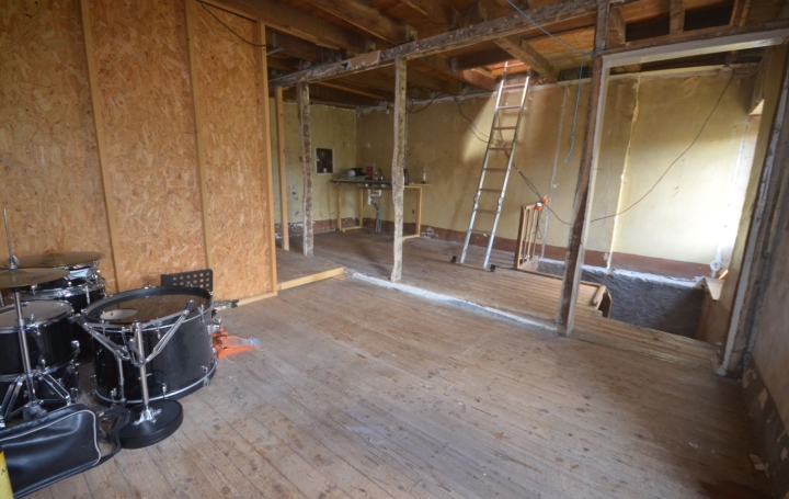 Maison SOUMANS (23600)  78 m2 19 000 € 