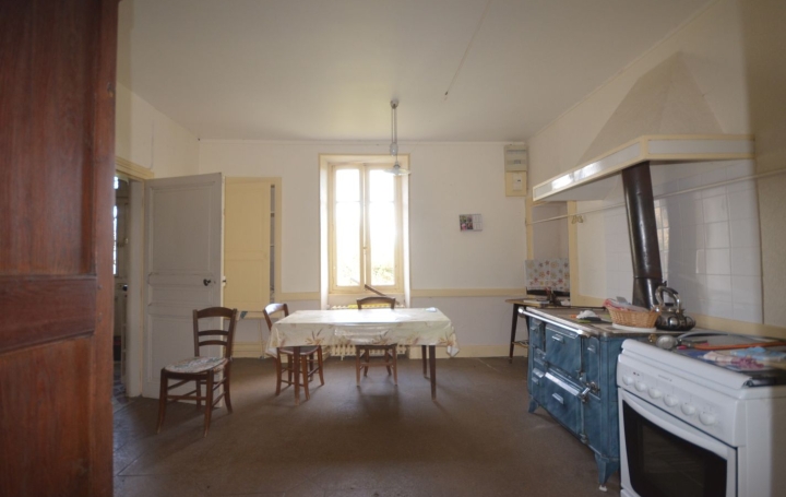 Maison TARDES (23170)  155 m2 77 000 € 