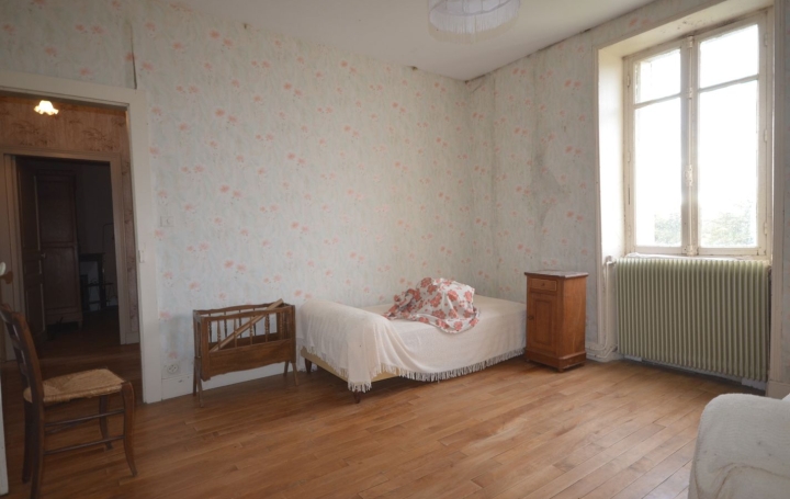 Maison TARDES (23170)  155 m2 77 000 € 