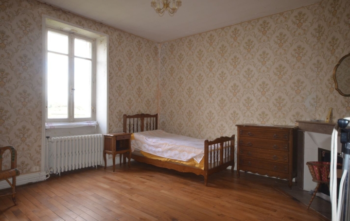 Maison TARDES (23170)  155 m2 77 000 € 