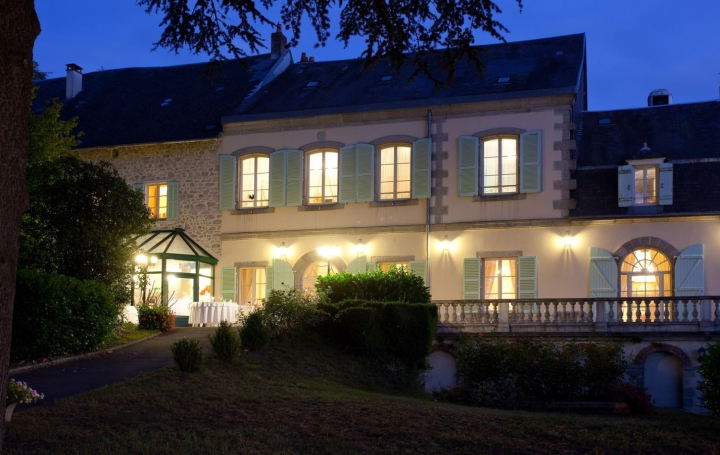 Immeuble GUERET (23000)  676 m2 892 500 € 