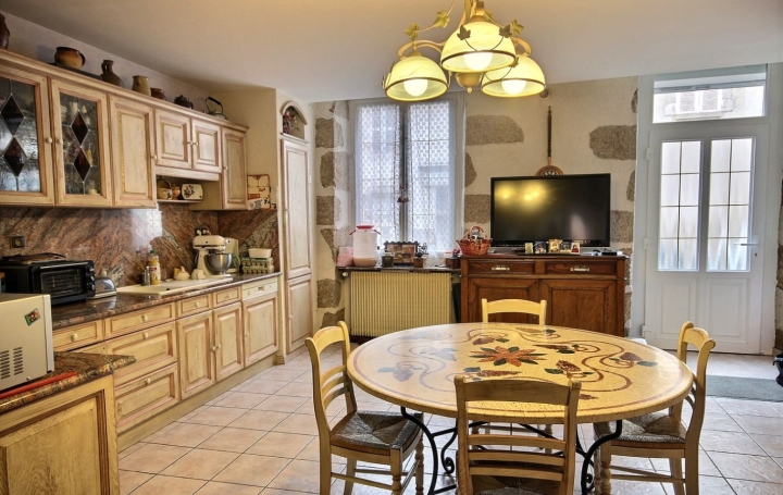 Maison / Villa BOUSSAC (23600) 175 m<sup>2</sup> 181 500 € 