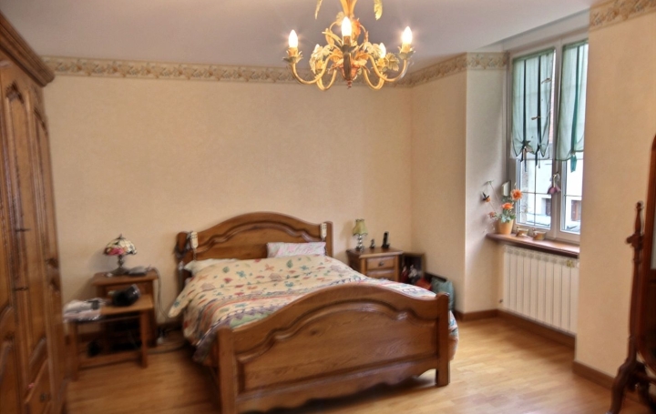 Maison de ville BOUSSAC (23600)  175 m2 181 500 € 