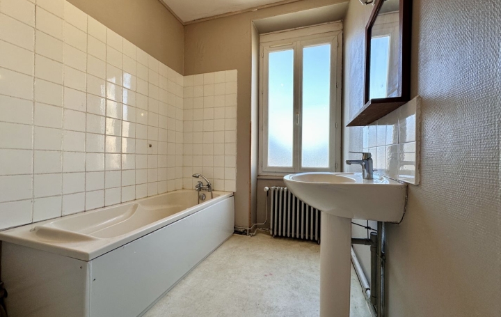 Maison TREIGNAT (03380)  95 m2 55 000 € 