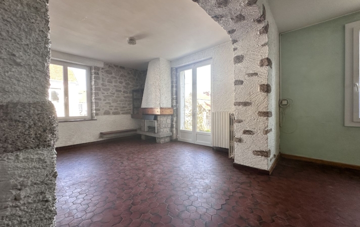 Local d'activité BOUSSAC (23600)  104 m2 87 500 € 