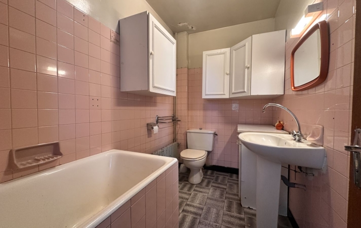 Local d'activité BOUSSAC (23600)  104 m2 87 500 € 