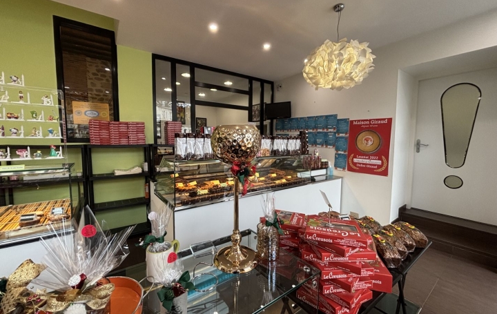 Activité commerciale GUERET (23000)  100 m2 275 000 € 