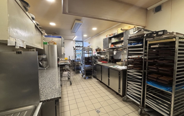 Activité commerciale GUERET (23000)  100 m2 275 000 € 