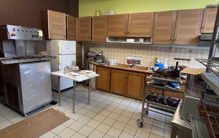 Activité commerciale GUERET (23000)  100 m2 275 000 € 