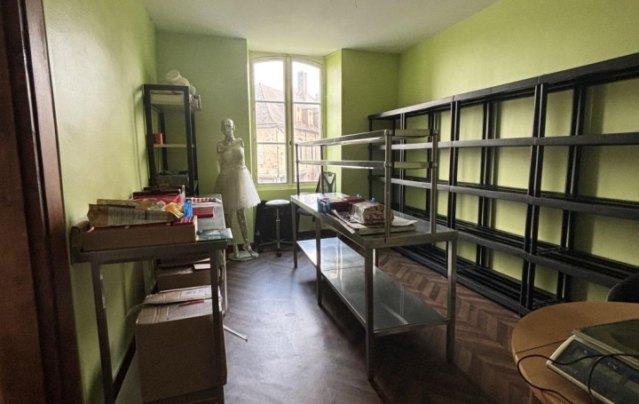 Activité commerciale GUERET (23000)  100 m2 275 000 € 