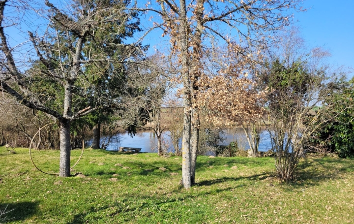 Maison SAINT-SAUVIER (03370)  78 m2 67 000 € 