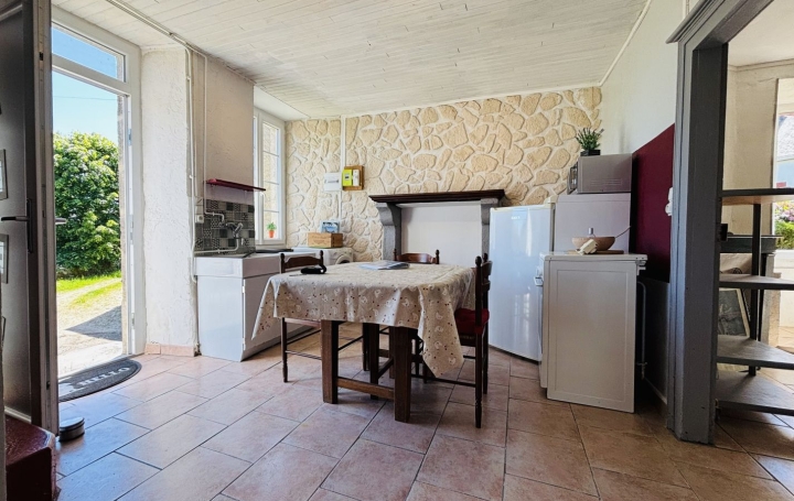 Maison de village SAINT-PIERRE-LE-BOST (23600)  55 m2 41 000 € 