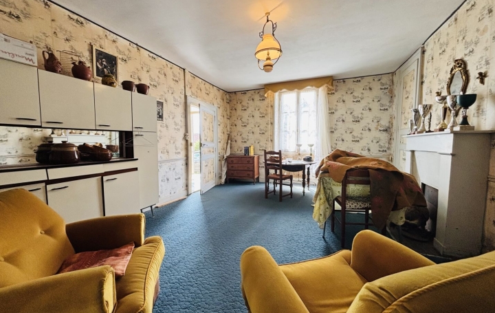 Maison LUSSAT (23170)  132 m2 66 000 € 