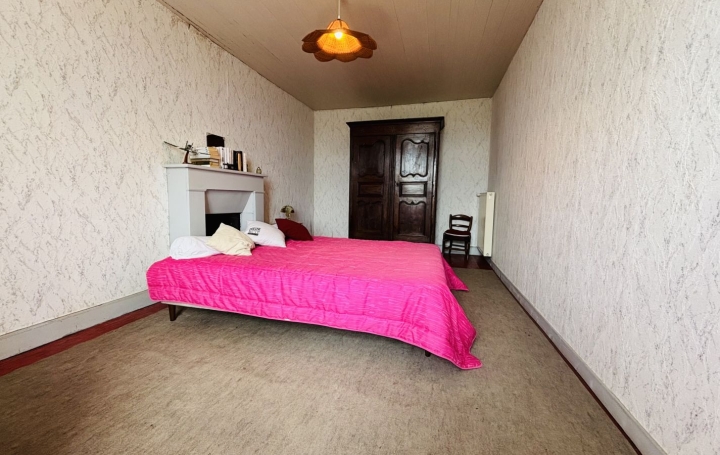 Maison LUSSAT (23170)  132 m2 66 000 € 