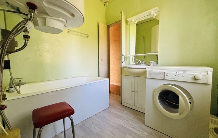 Maison LUSSAT (23170)  132 m2 66 000 € 