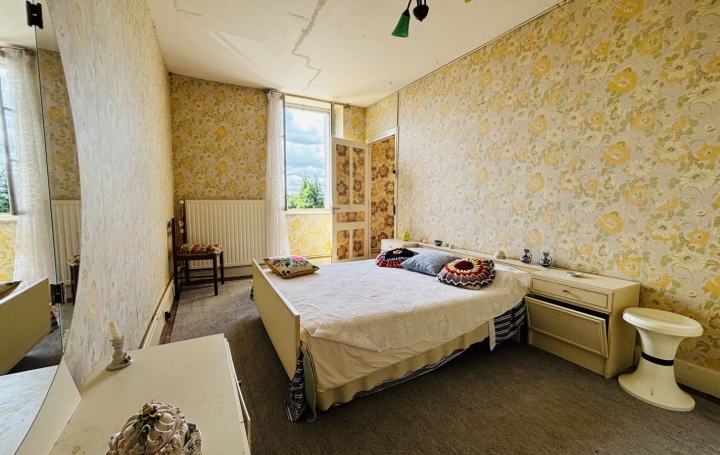 Maison LUSSAT (23170)  132 m2 66 000 € 