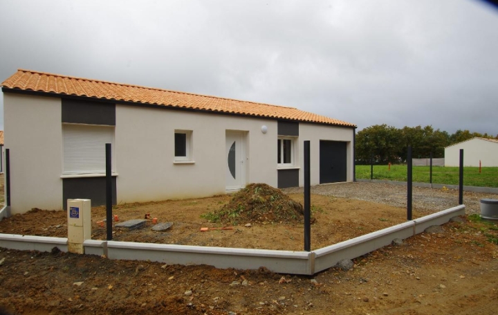 Maison SAINTE-FOY (85150)  78 m2 990 € 