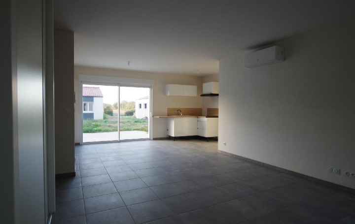 Maison SAINTE-FOY (85150)  78 m2 990 € 