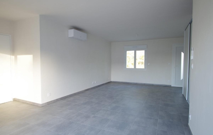 Maison SAINTE-FOY (85150)  78 m2 990 € 