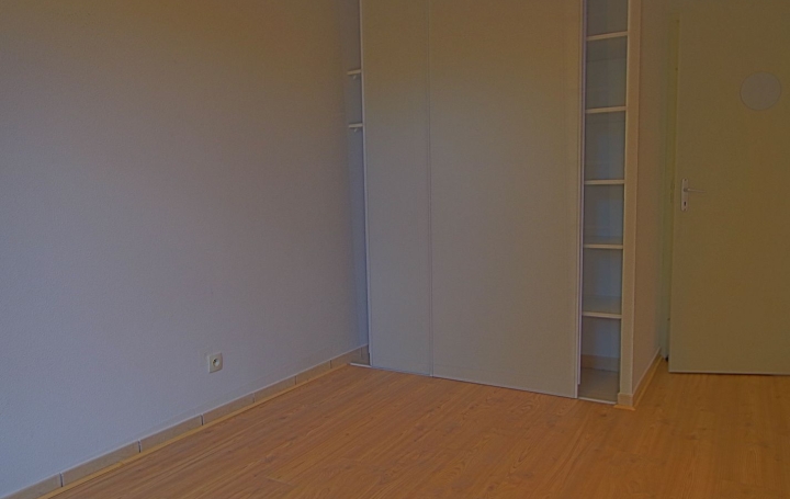 3 Pièces OLONNE-SUR-MER (85340)  63 m2 900 € 