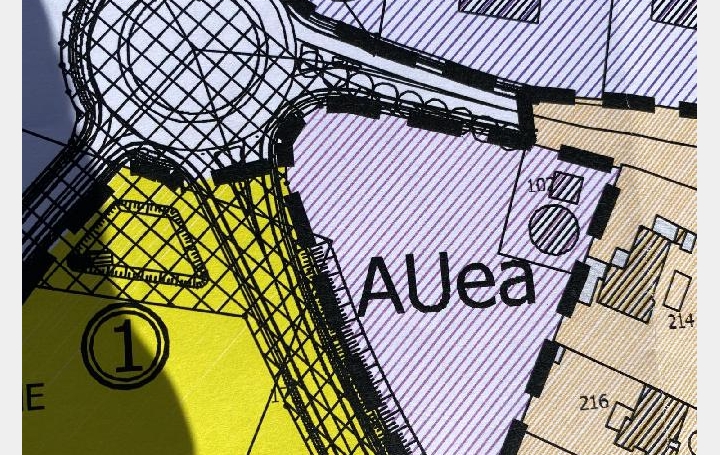 Réseau Immo-diffusion : Terrain  LA FERRIERE   0 € 