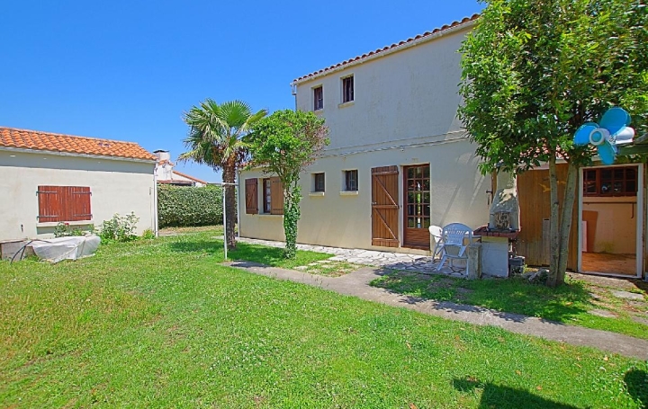 Maison BREM-SUR-MER (85470)  91 m2 279 900 € 