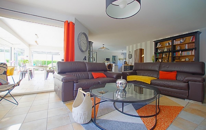 Maison GROSBREUIL (85440)  164 m2 459 900 € 