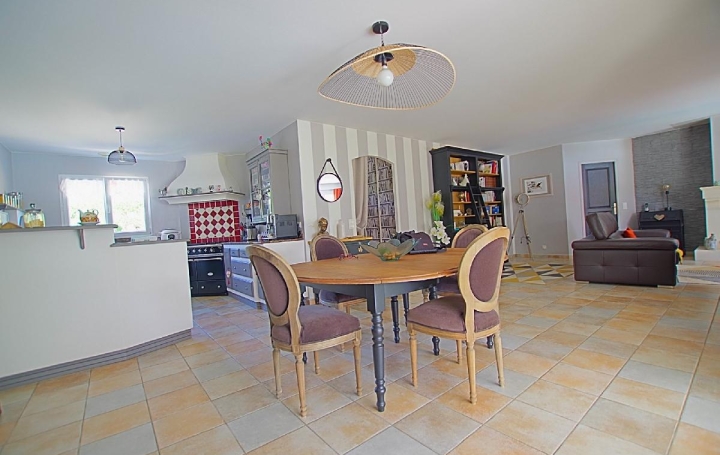 Maison GROSBREUIL (85440)  164 m2 459 900 € 