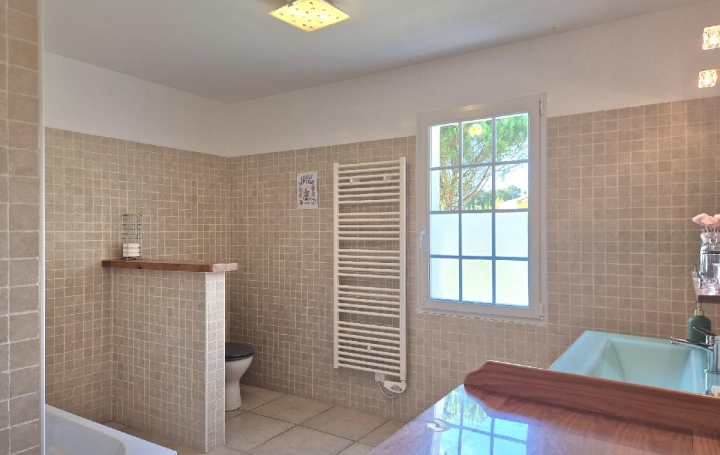 Maison SAINTE-FOY (85150)  163 m2 410 000 € 