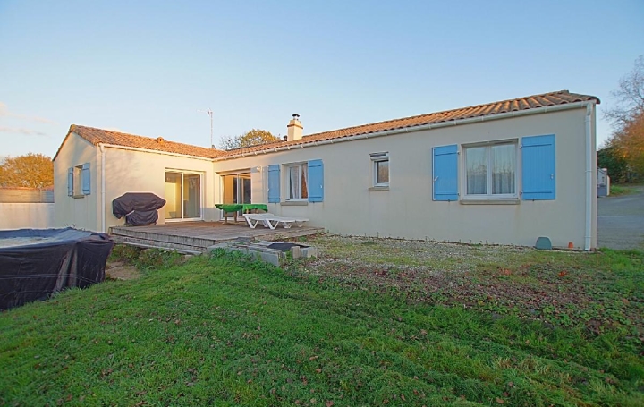 Maison / Villa SAINTE-FOY (85150) 130 m<sup>2</sup> 349 900 € 