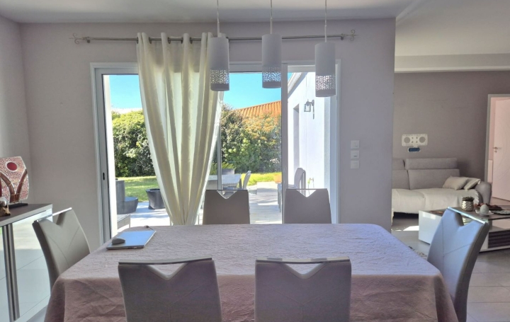 Maison SAINT-MATHURIN (85150)  110 m2 364 000 € 