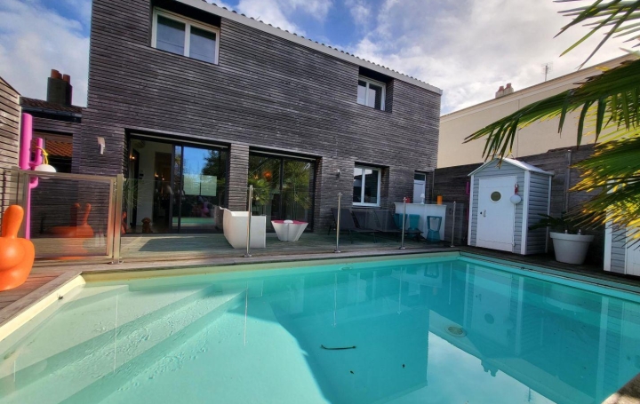 Réseau Immo-diffusion : Maison  LES SABLES-D'OLONNE  200 m2 0 € 