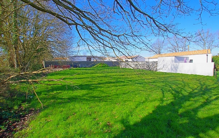 Terrain SAINTE-FOY (85150)  697 m2 89 900 € 