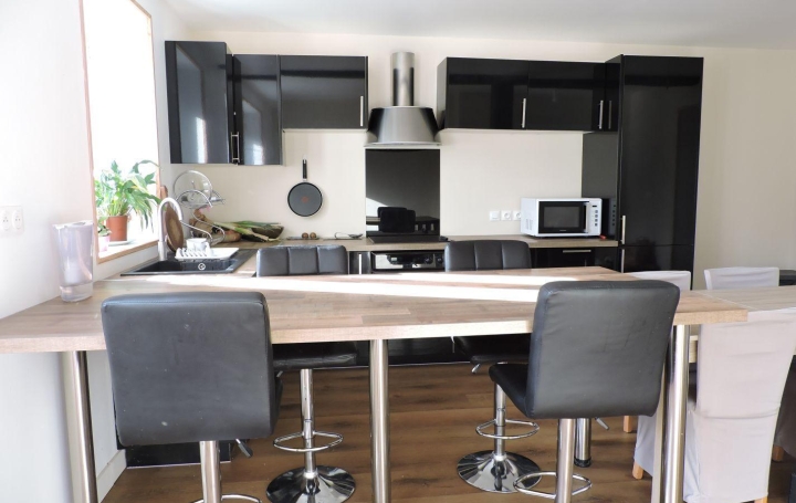 Réseau Immo-diffusion : Maison  POIROUX  100 m2 229 900 € 