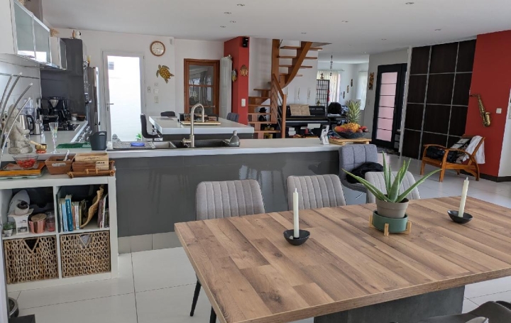 Maison LES SABLES-D'OLONNE (85100)  196 m2 729 000 € 