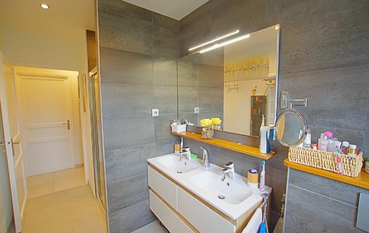 Maison SAINTE-FOY (85150)  123 m2 376 000 € 