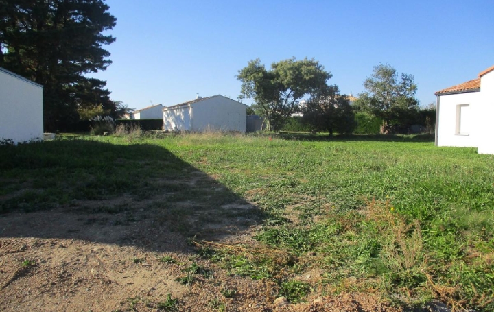 Terrain BREM-SUR-MER (85470)  579 m2 145 000 € 