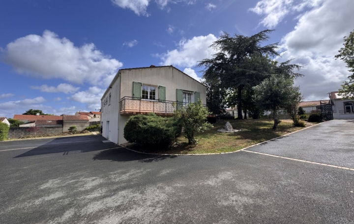 Maison SAINTE-FOY (85150)  104 m2 298 000 € 