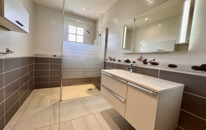Maison SAINTE-FOY (85150)  104 m2 298 000 € 