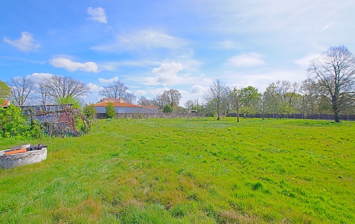 Maison LE GIROUARD (85150)  100 m2 263 900 € 