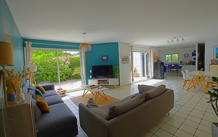 Maison SAINTE-FOY (85150)  152 m2 429 000 € 