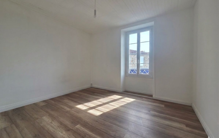 3 Pièces MOUTIERS-LES-MAUXFAITS (85540)  62 m2 119 000 € 