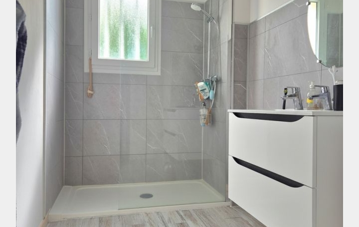 Maison SAINTE-FOY (85150)  82 m2 230 000 € 