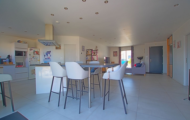 Maison SAINTE-FOY (85150)  100 m2 349 900 € 