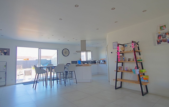 Maison SAINTE-FOY (85150)  100 m2 349 900 € 
