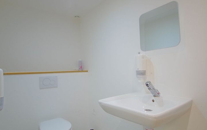 Activité commerciale LES SABLES-D'OLONNE (85100)  196 m2 106 900 € 